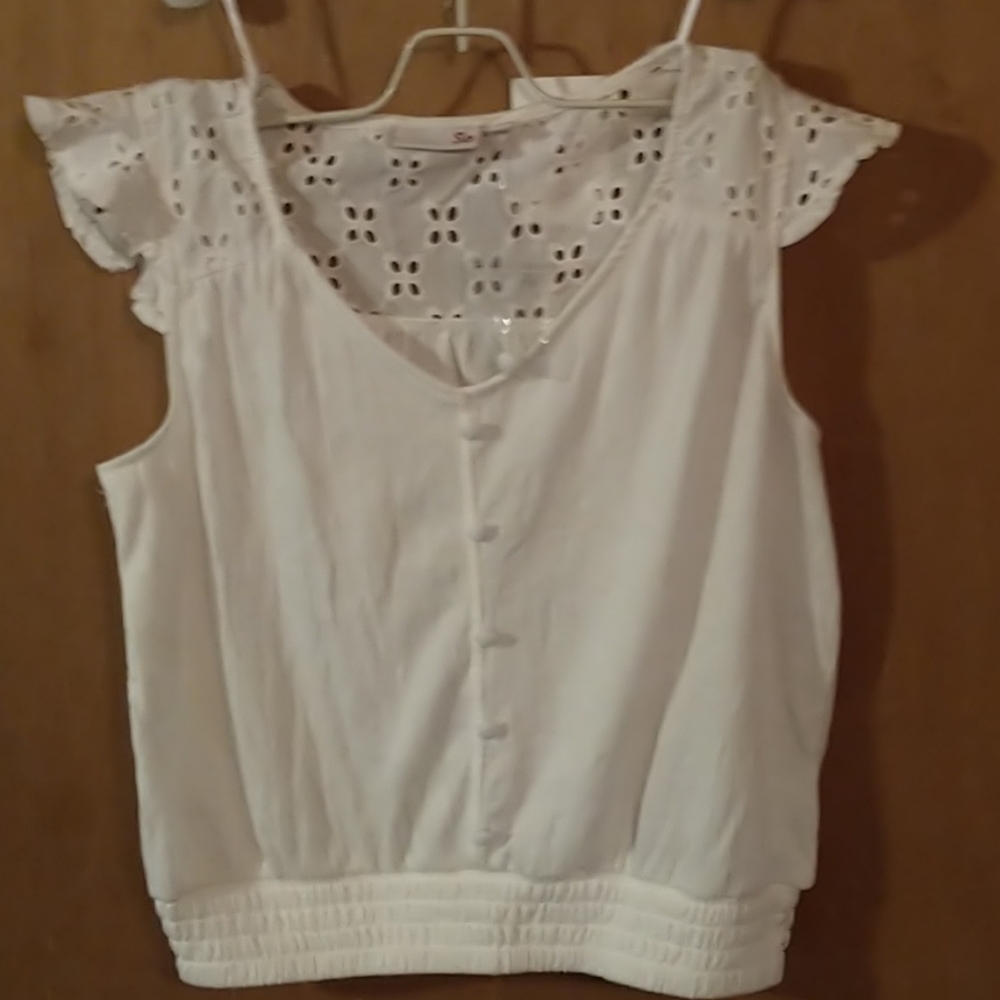 So Crop Top Flower Cut Out Back & Sleeved Button Detail Shirt Soho Shabby Chic